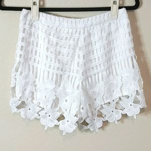 loveriche White Floral Shorts